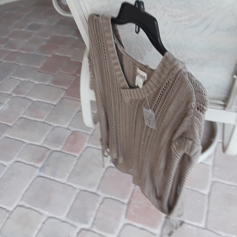 Sweater - Picture 3 of 4